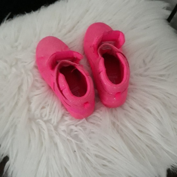 Shoe - Picture 2 of 2